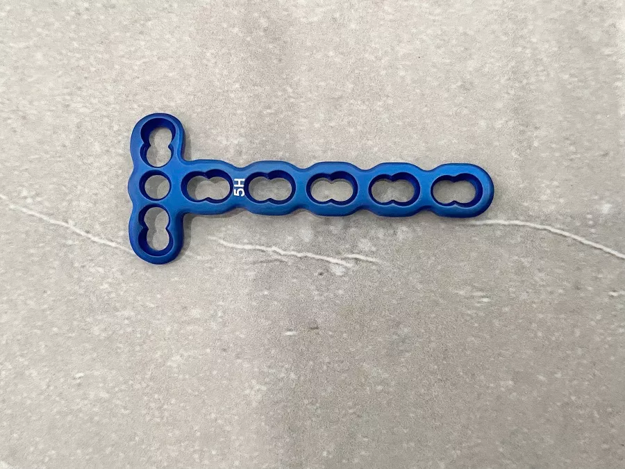 Placa de bloqueo Mini T de 2,4 mm